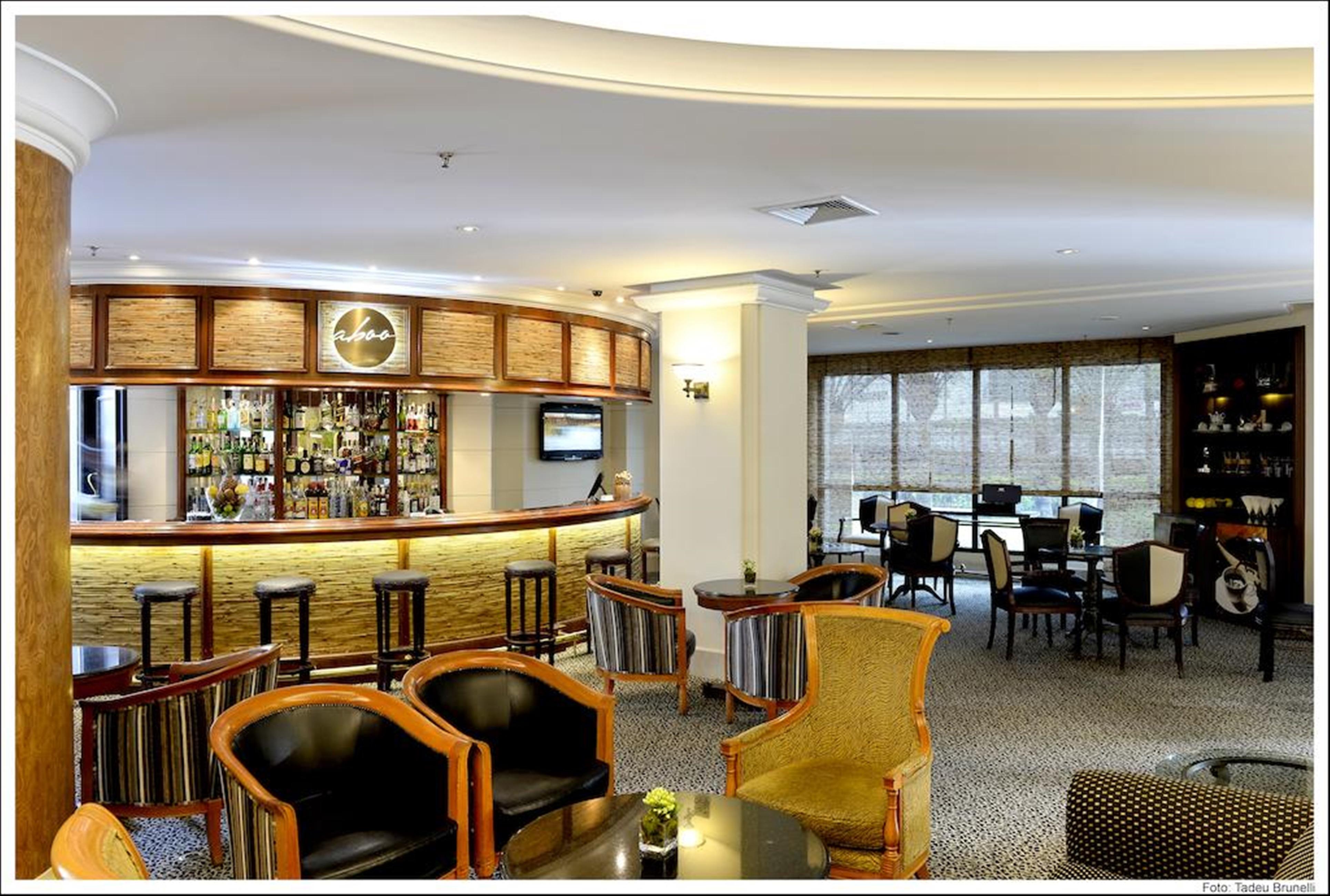 Grand Mercure Sao Paulo Ibirapuera Bagian luar foto The bar at the hotel