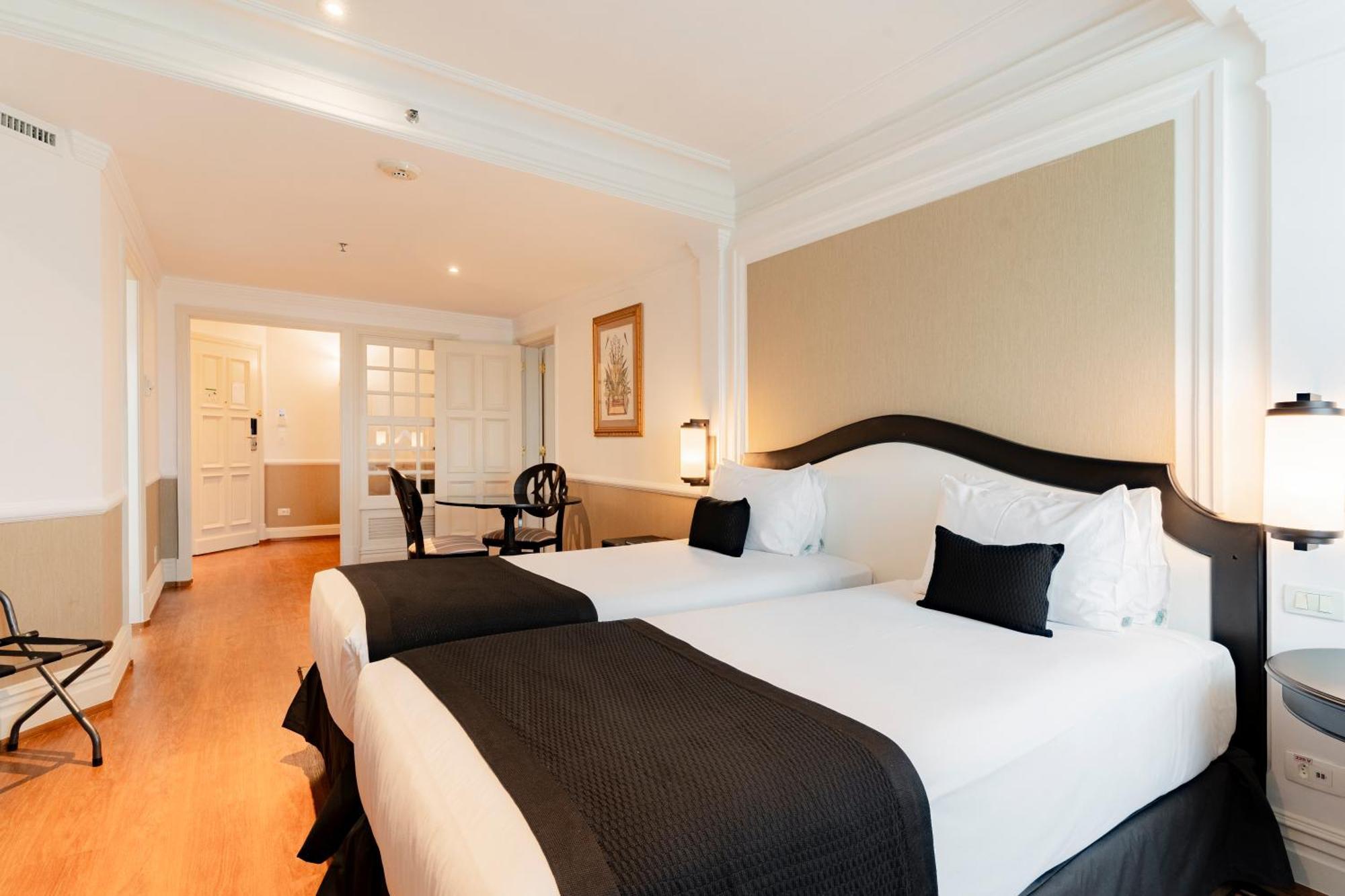 Grand Mercure Sao Paulo Ibirapuera Bagian luar foto A room at the hotel