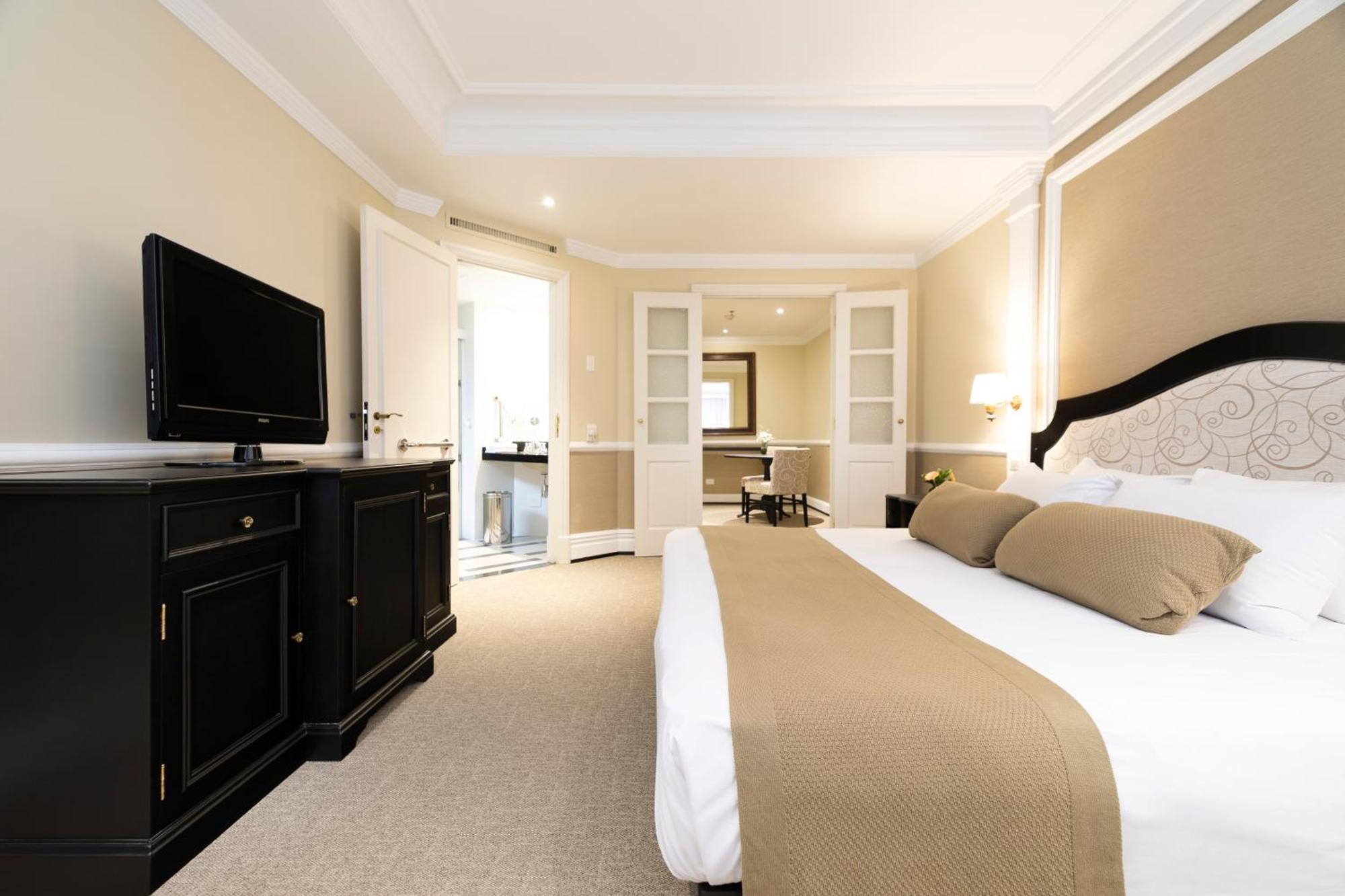 Grand Mercure Sao Paulo Ibirapuera Bagian luar foto A bedroom at the hotel