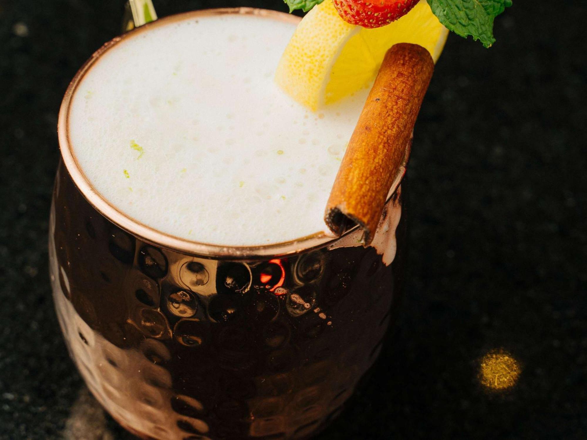 Grand Mercure Sao Paulo Ibirapuera Bagian luar foto A pineapple mule
